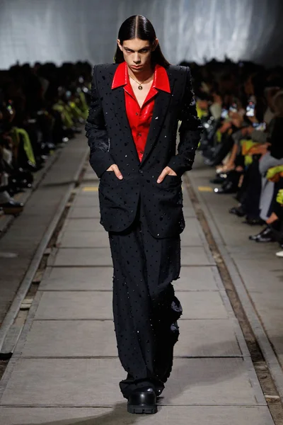 Look 49
